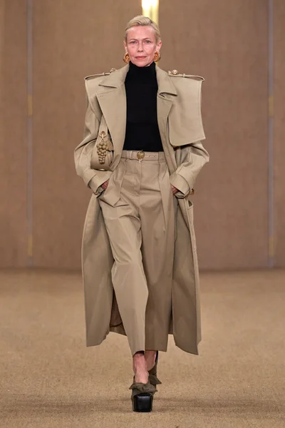 Look 1